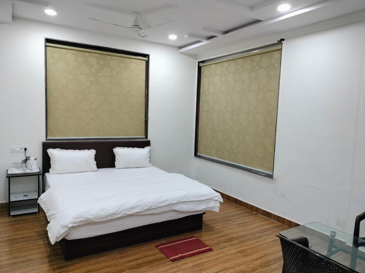 Hotel Satkar International Chhindwāra Esterno foto
