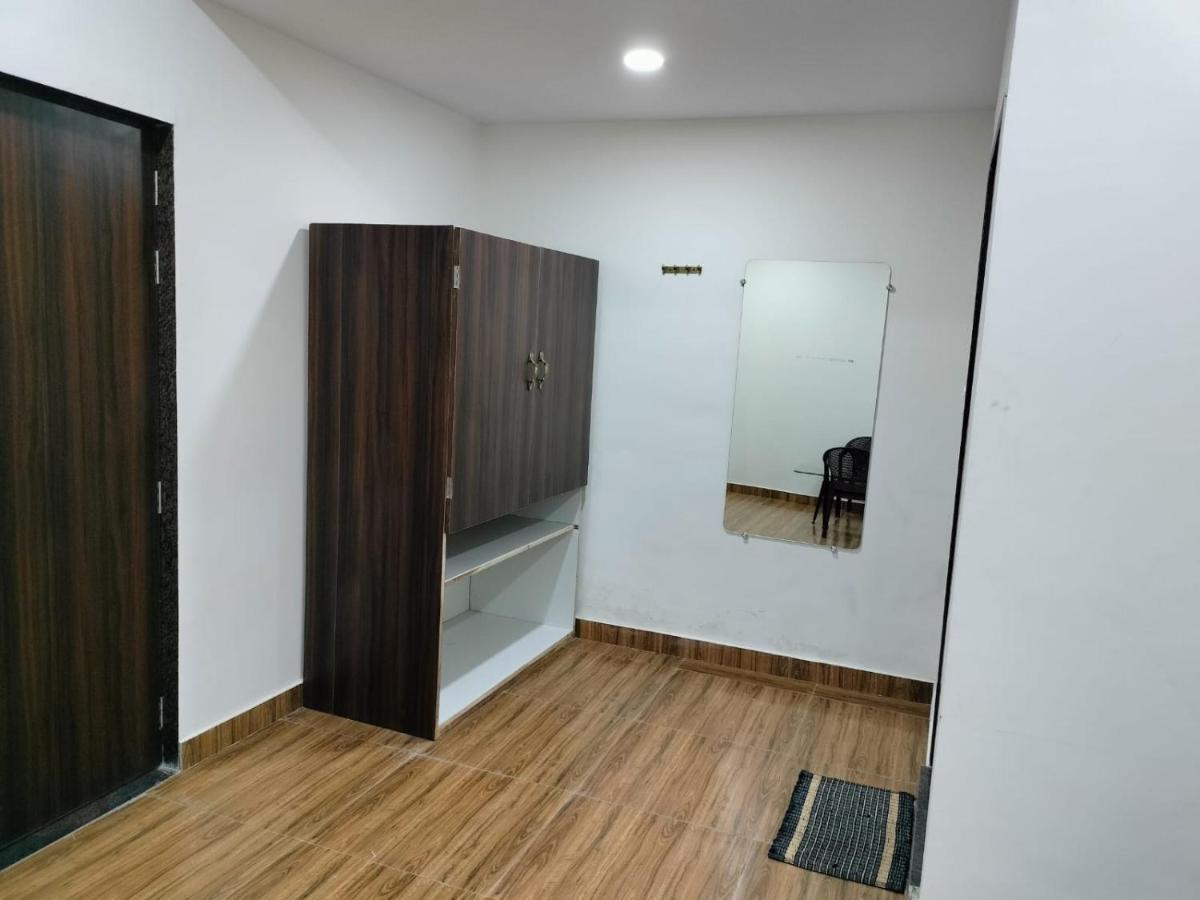 Hotel Satkar International Chhindwāra Esterno foto