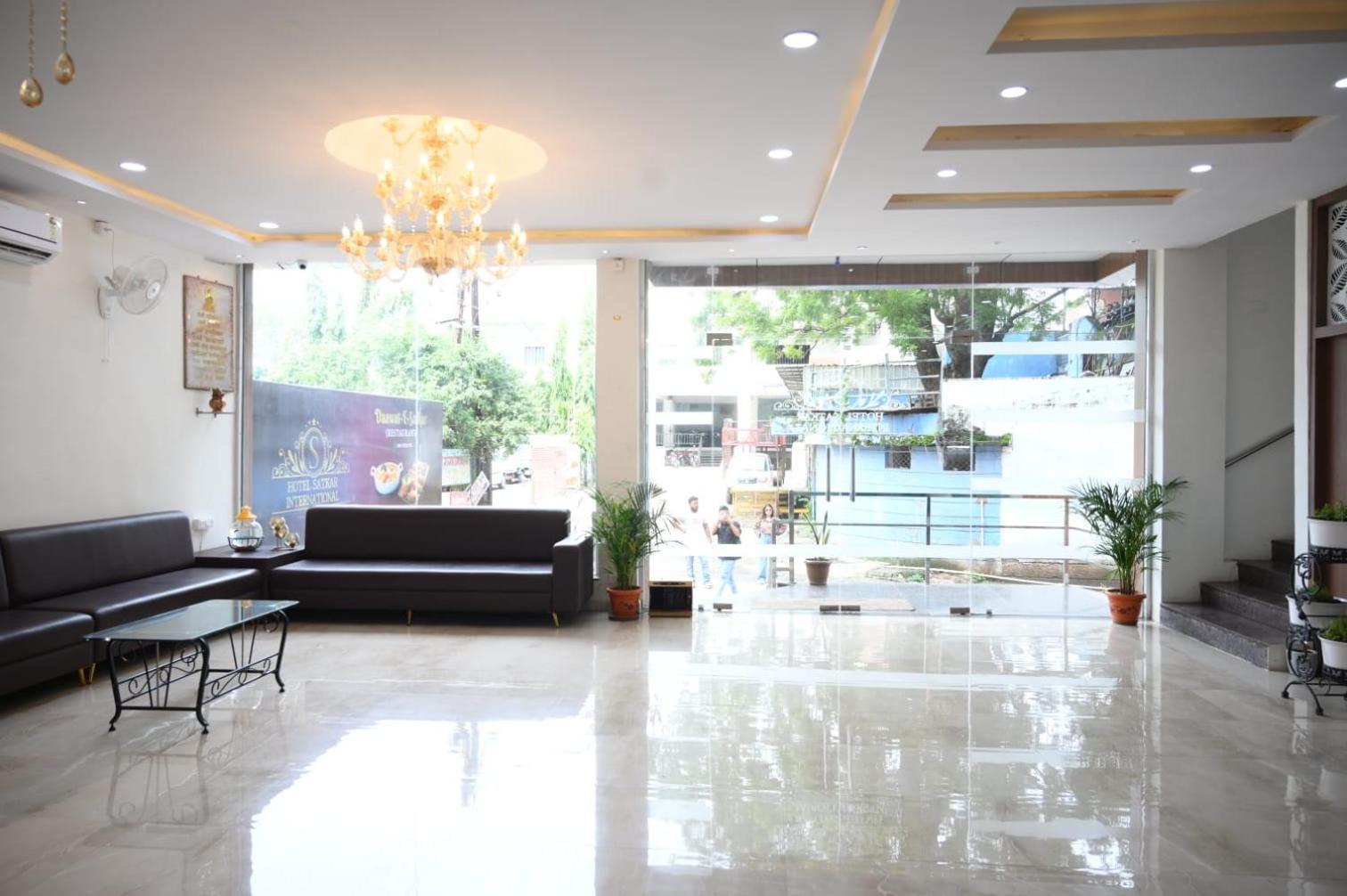 Hotel Satkar International Chhindwāra Esterno foto