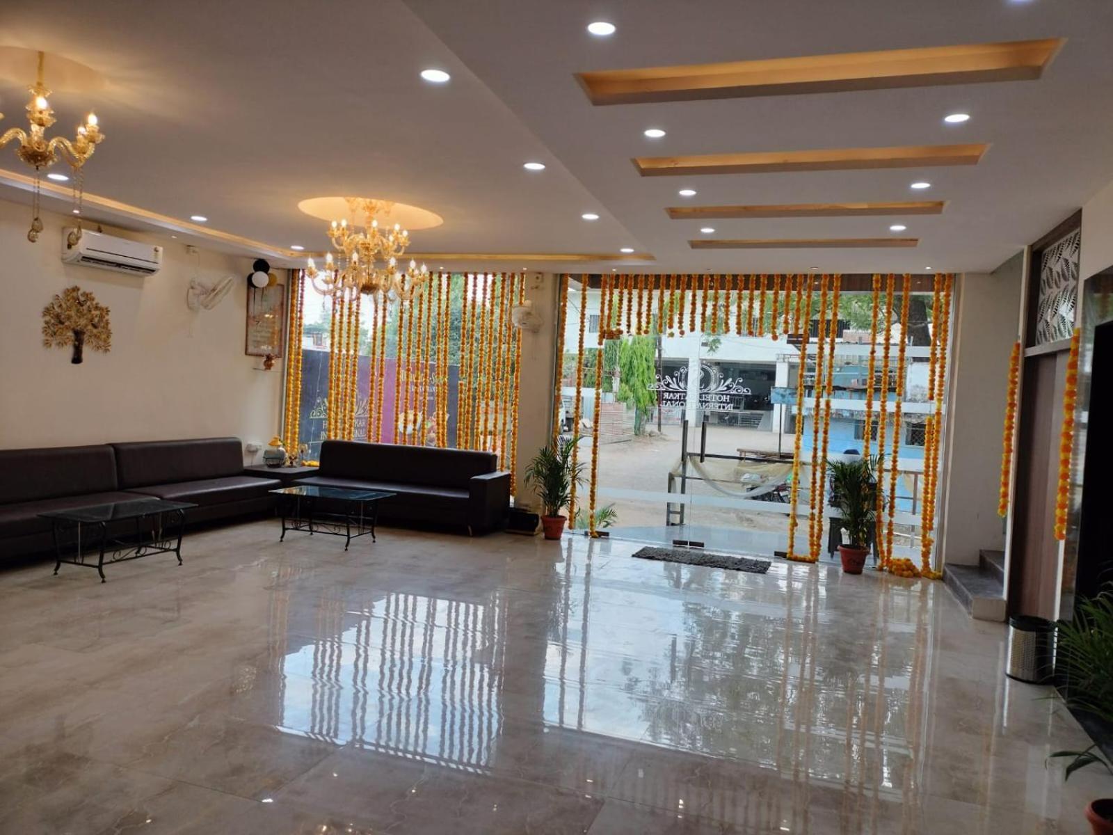 Hotel Satkar International Chhindwāra Esterno foto